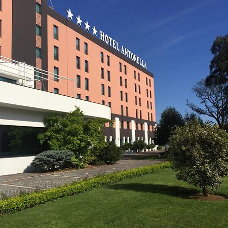 เอสเอชจี โฮเทล อันโตเนลลา Hotel โปเมเซีย ภายนอก รูปภาพ