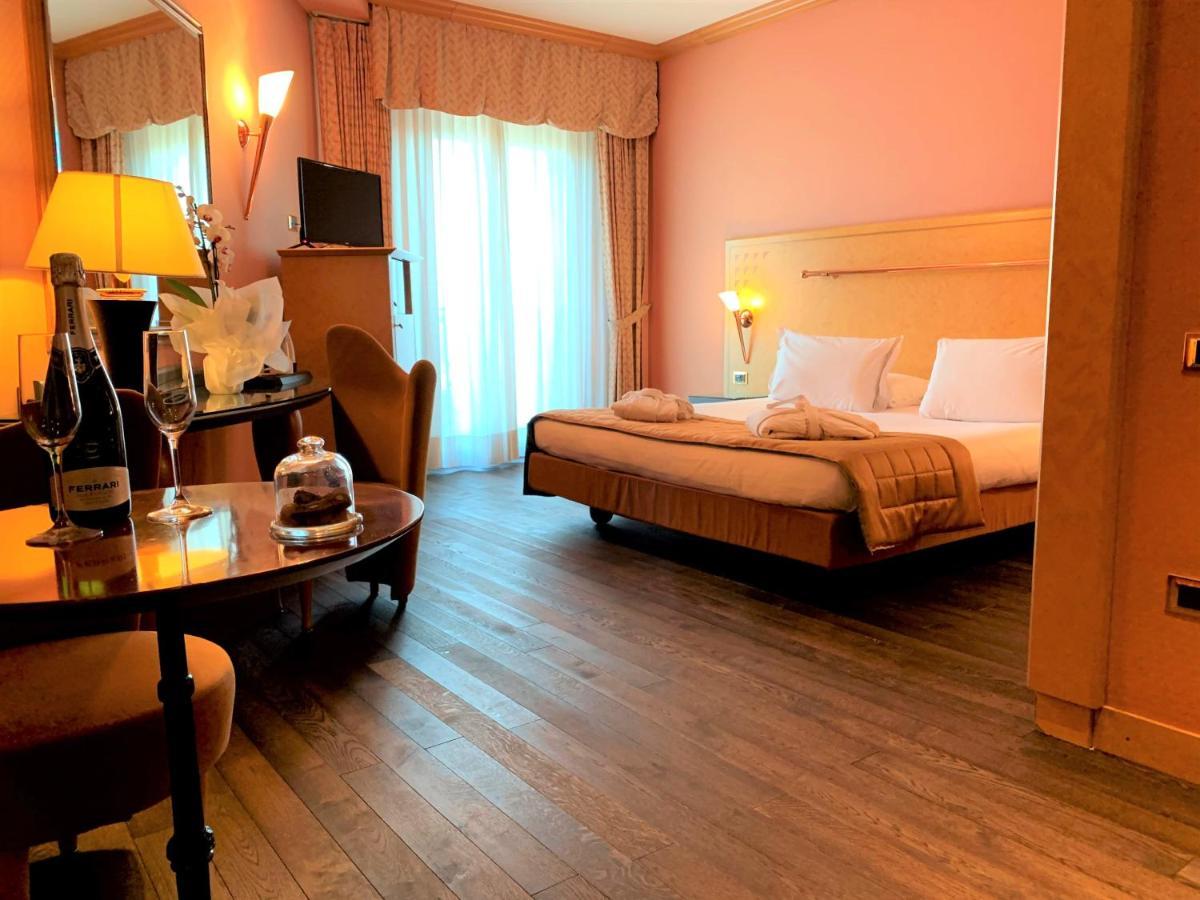 เอสเอชจี โฮเทล อันโตเนลลา Hotel โปเมเซีย ภายนอก รูปภาพ