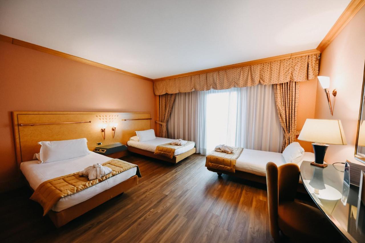 เอสเอชจี โฮเทล อันโตเนลลา Hotel โปเมเซีย ภายนอก รูปภาพ