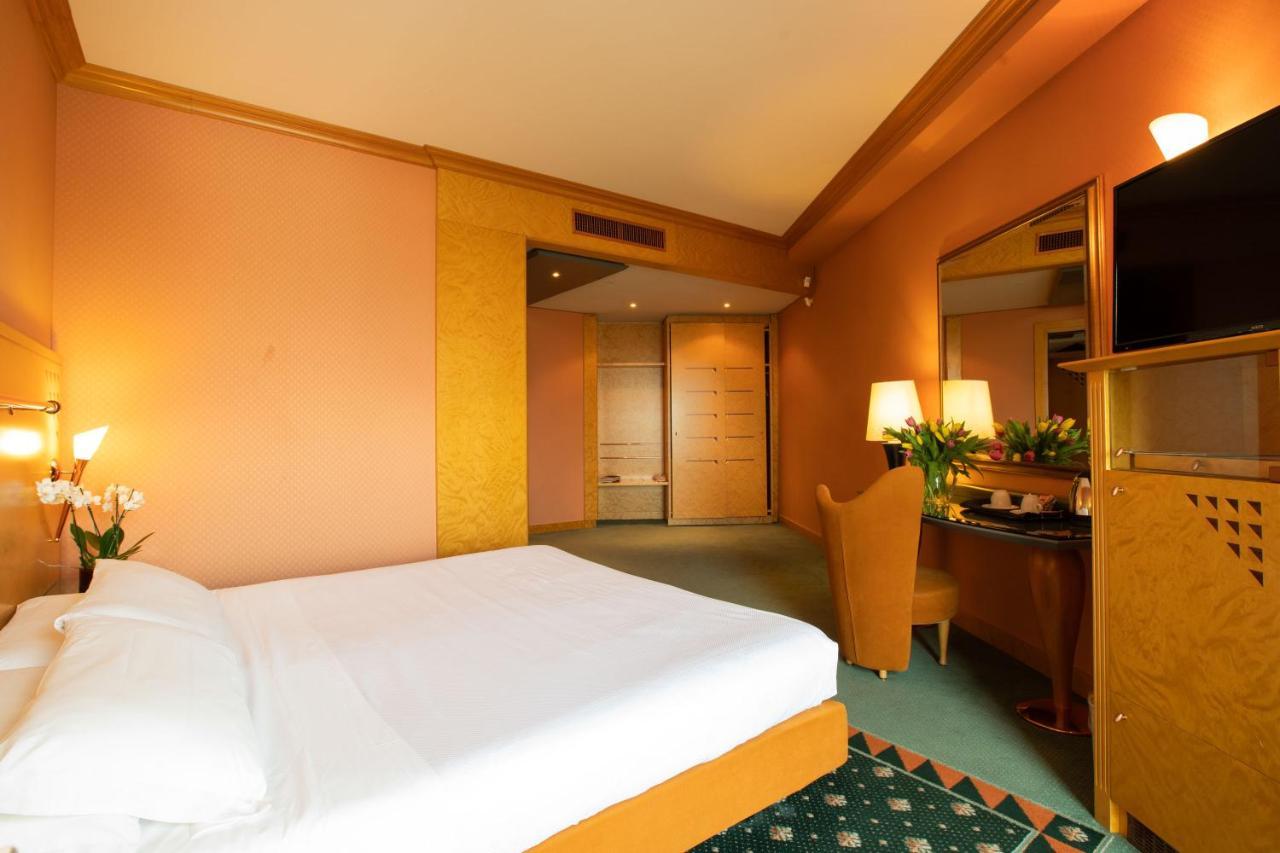 เอสเอชจี โฮเทล อันโตเนลลา Hotel โปเมเซีย ภายนอก รูปภาพ