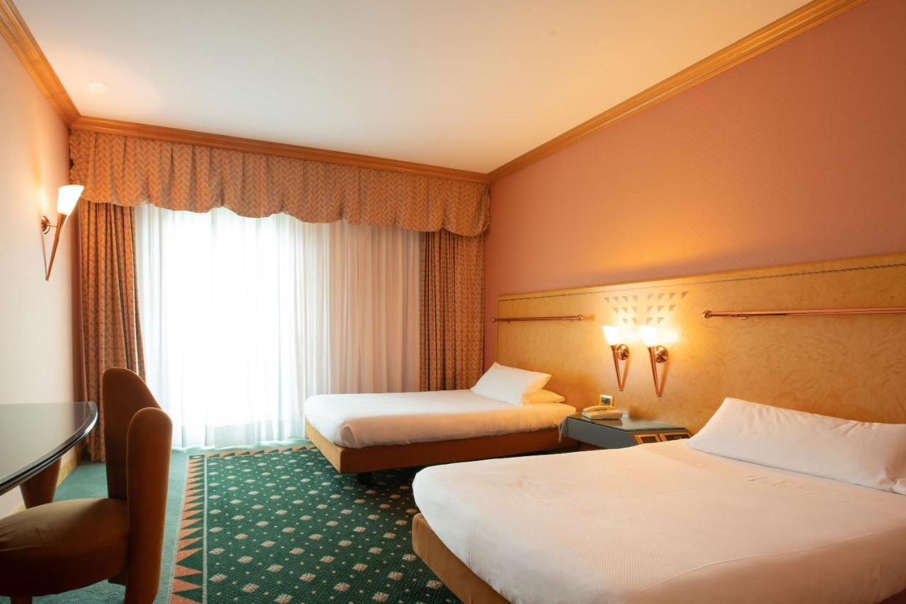 เอสเอชจี โฮเทล อันโตเนลลา Hotel โปเมเซีย ภายนอก รูปภาพ
