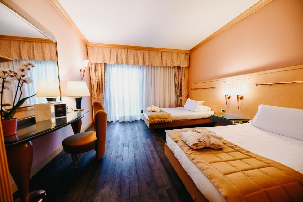เอสเอชจี โฮเทล อันโตเนลลา Hotel โปเมเซีย ภายนอก รูปภาพ