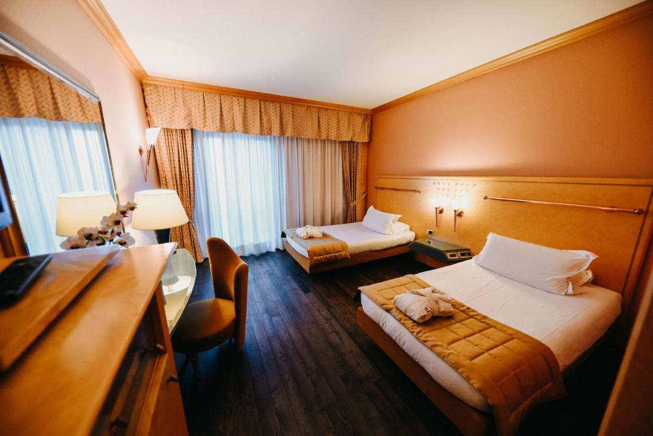 เอสเอชจี โฮเทล อันโตเนลลา Hotel โปเมเซีย ภายนอก รูปภาพ