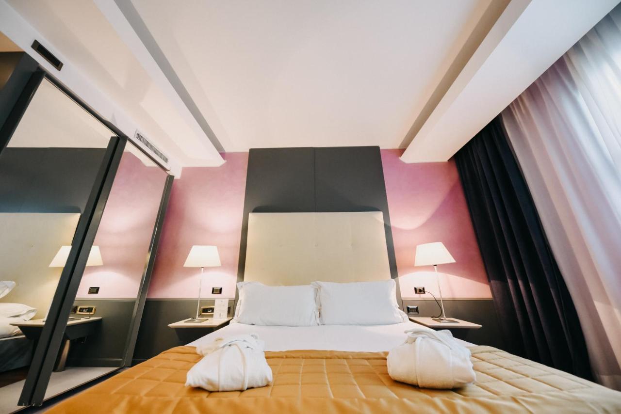 เอสเอชจี โฮเทล อันโตเนลลา Hotel โปเมเซีย ภายนอก รูปภาพ