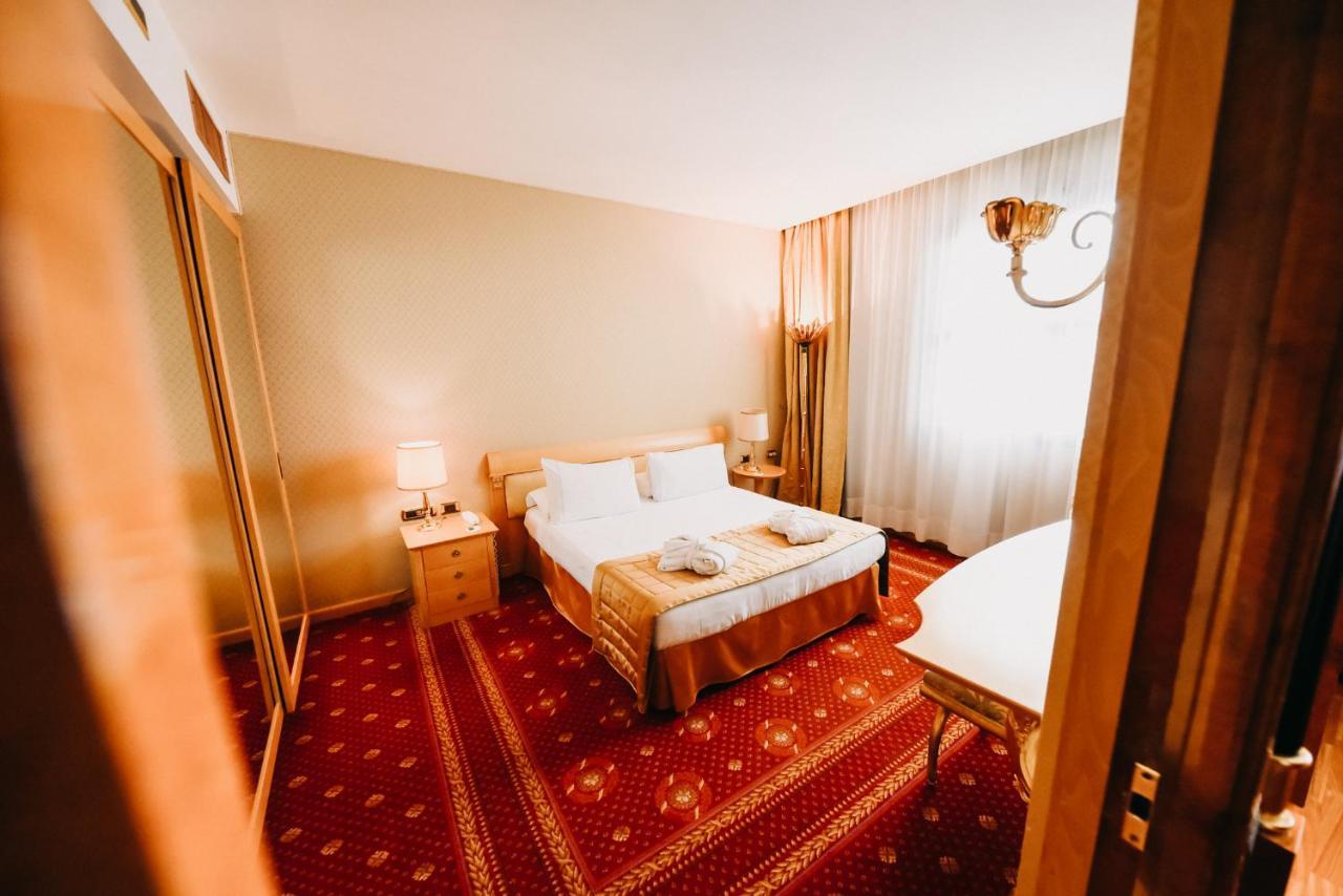 เอสเอชจี โฮเทล อันโตเนลลา Hotel โปเมเซีย ภายนอก รูปภาพ