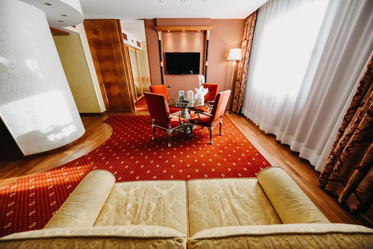 เอสเอชจี โฮเทล อันโตเนลลา Hotel โปเมเซีย ภายนอก รูปภาพ