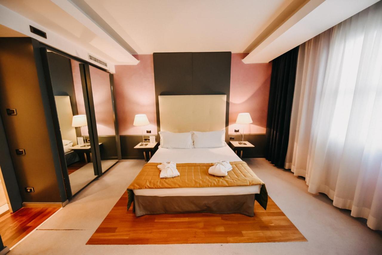 เอสเอชจี โฮเทล อันโตเนลลา Hotel โปเมเซีย ภายนอก รูปภาพ