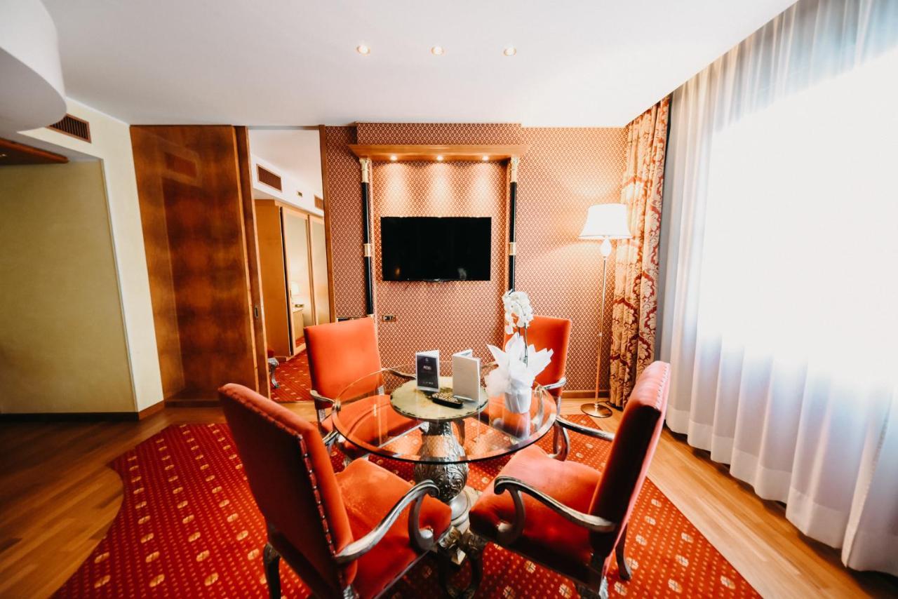 เอสเอชจี โฮเทล อันโตเนลลา Hotel โปเมเซีย ภายนอก รูปภาพ