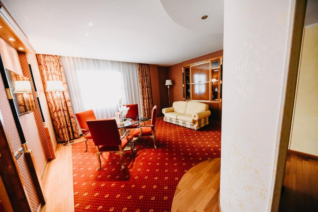 เอสเอชจี โฮเทล อันโตเนลลา Hotel โปเมเซีย ภายนอก รูปภาพ