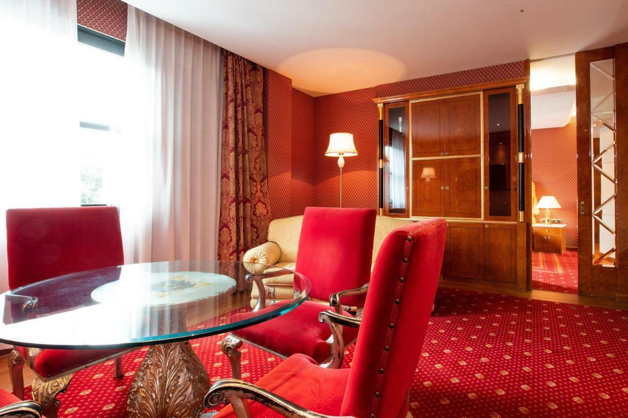 เอสเอชจี โฮเทล อันโตเนลลา Hotel โปเมเซีย ภายนอก รูปภาพ
